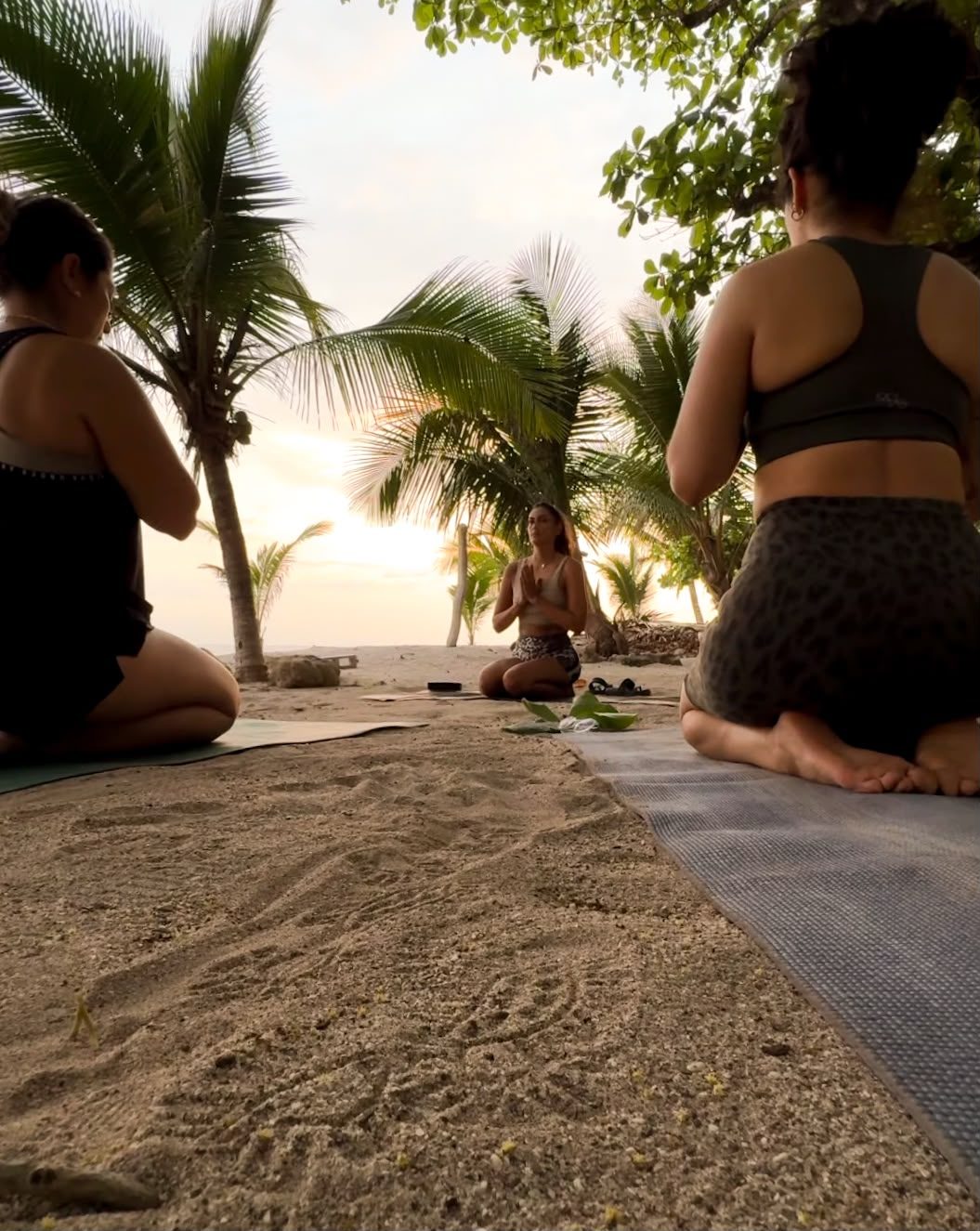 Yoga en la playa